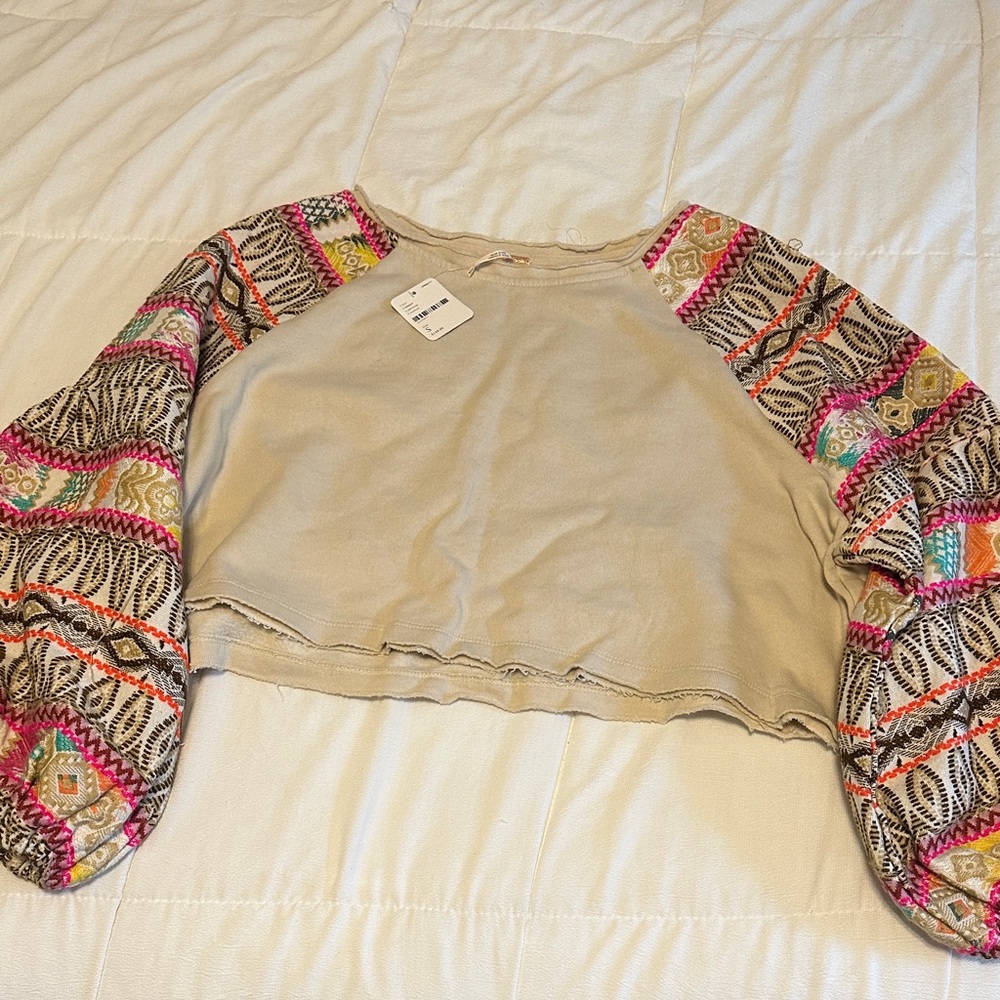 Free People Beige Crop Top with Pink-Accent Boho Sleeves